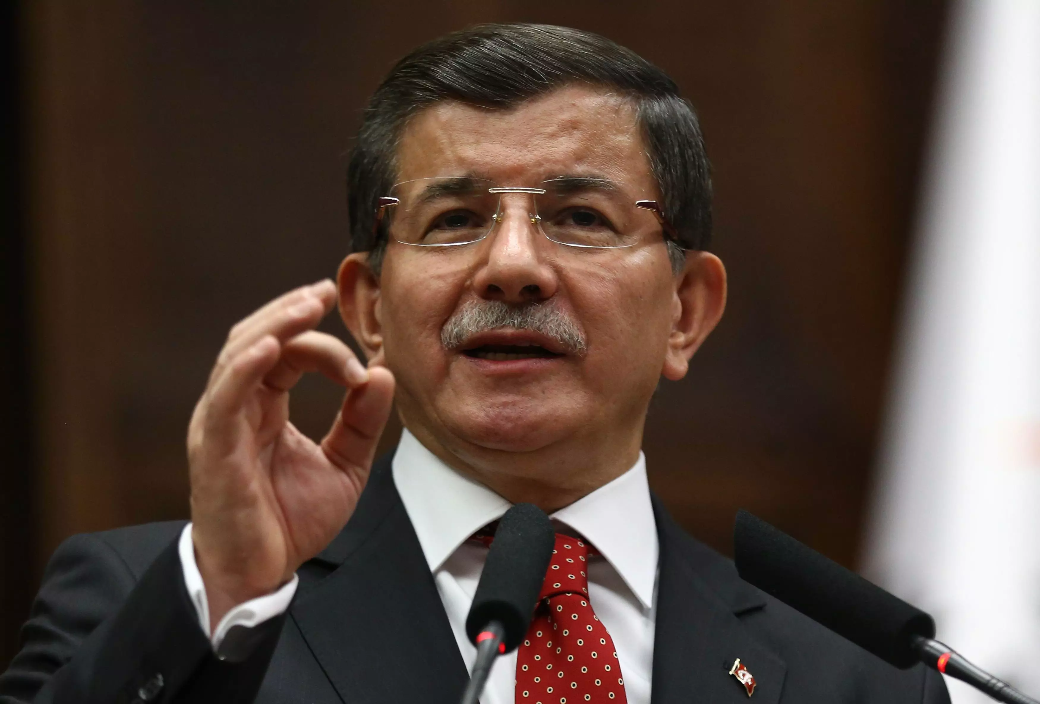 أطالبهم بالانسحاب فوراً من "اعزاز" .. أوغلو :على القوات الكردية عدم المحاولة مجدداً قطع الممر بين حلب و تركيا