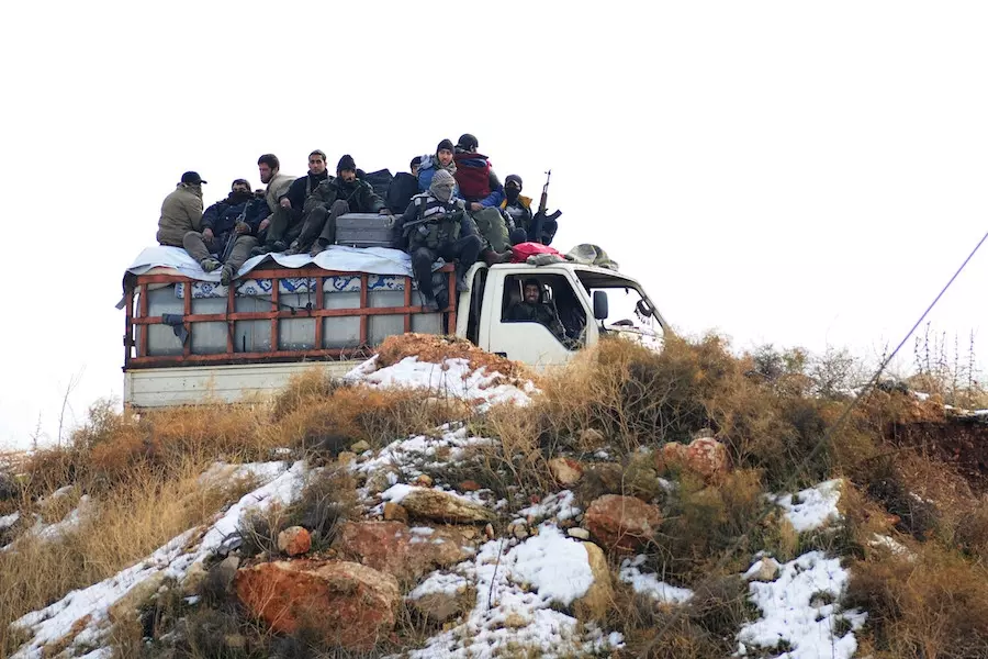 اجتماعات الفصائل في أنقرة على صفيح ساخن وعرض للمشاركة دون أي شروط حتى “الهدنة”