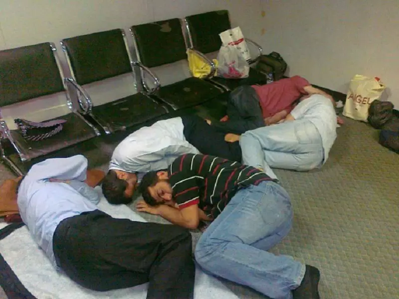 لبنان... يفرض قيود على دخول السوريين جواً