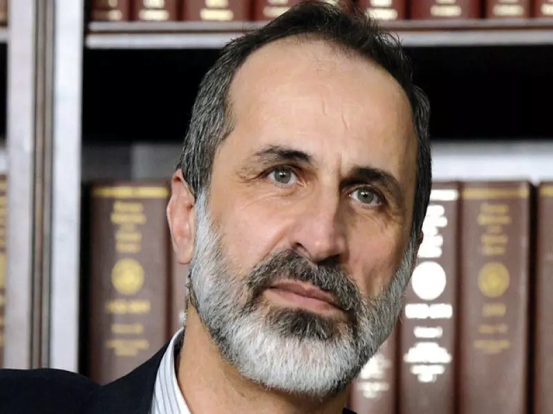 معاذ الخطيب.. التفاوض السياسي أحد الطرق لوقف الخراب