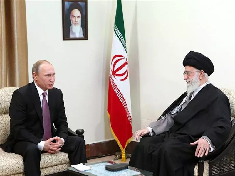 سوريا: سقوط المرشد وصعود القيصر!