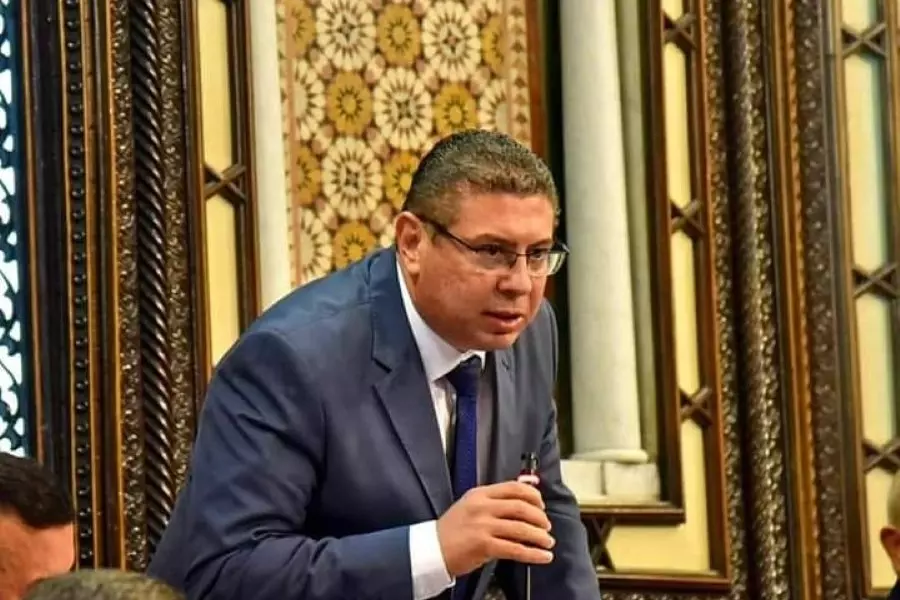 "دق ناقوس الخطر" .. عضو بمجلس التصفيق ينضم لقافلة المحذرين من هجرة الشباب والأموال