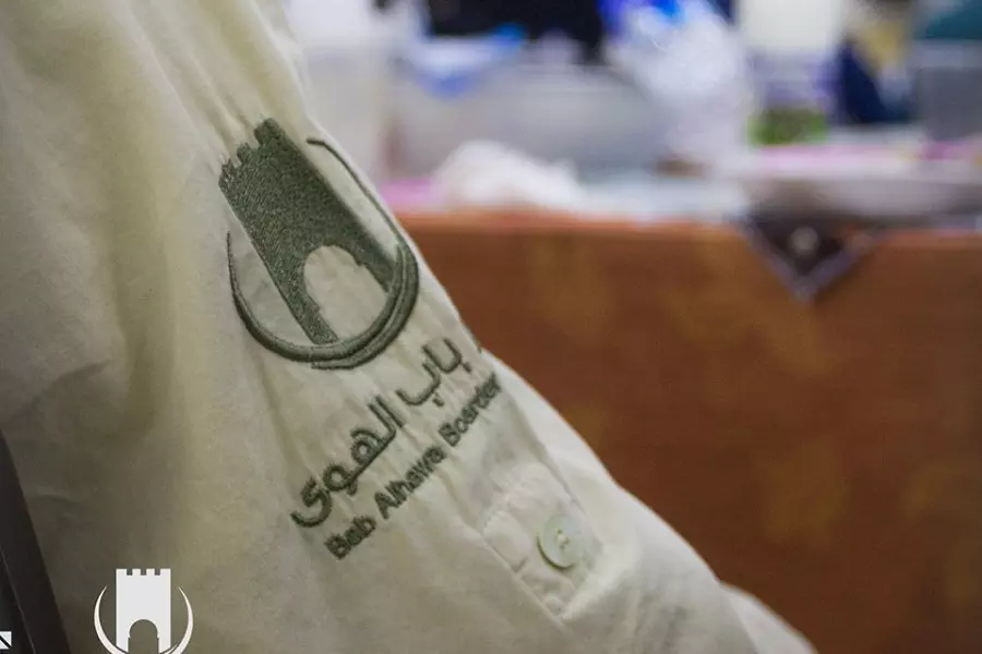 معبر باب الهوى" يعود للحياة ويستأنف الحركة التجارية ودخول المواد الإنسانية والطبية للداخل المحرر