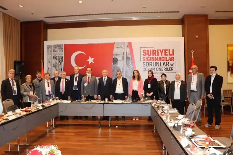 "كليجدار أوغلو" يلتقي شخصيات سورية ويصرح: "لن نرمي باللاجئ السوري إلى الموت مرة ثانية"