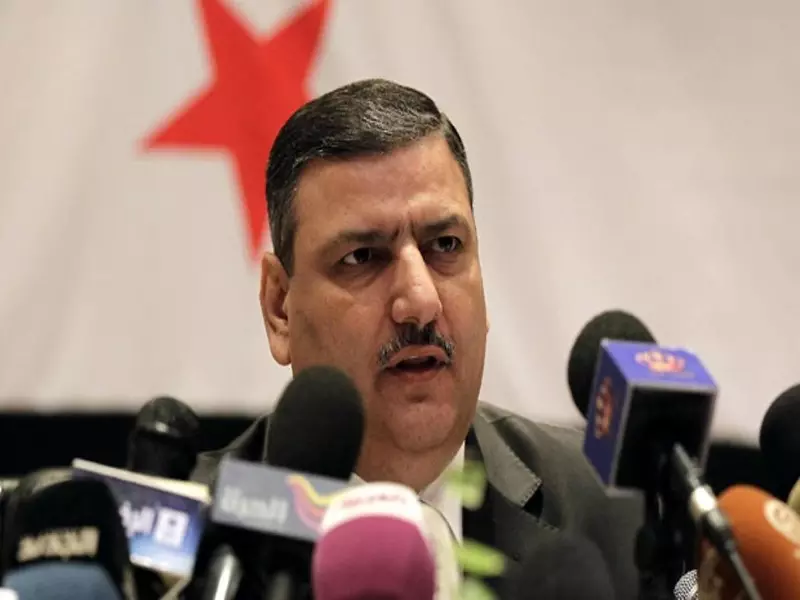 رياض حجاب: كنت رئيس وزراء الأسد وأعرفه جيدا.. لا يريد حلا سياسيا وكذلك روسيا.. ومشاركتهم بجنيف لإفشالها