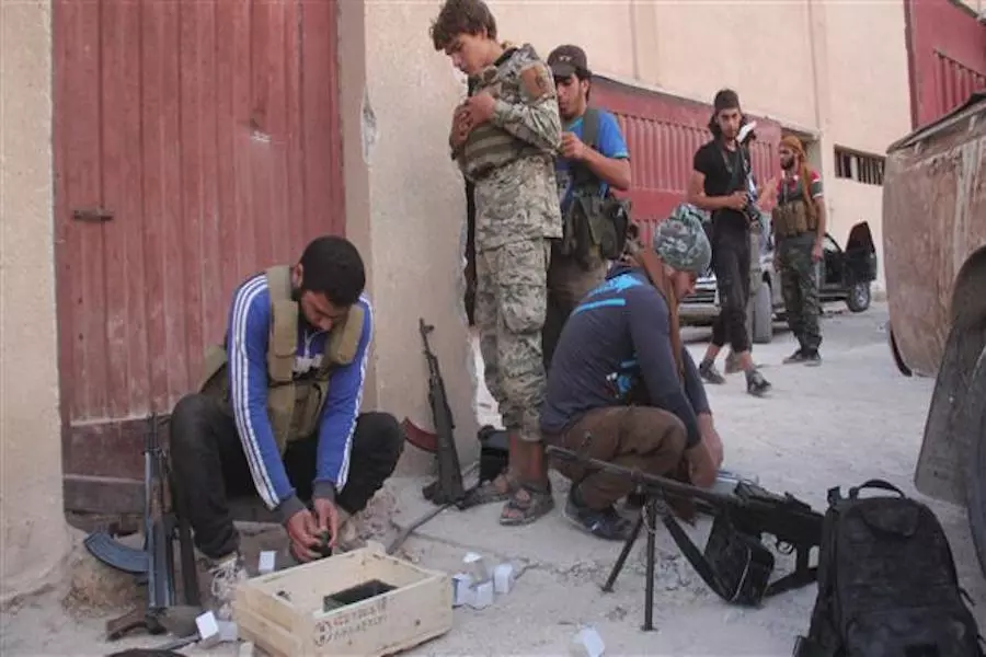 أكثر من ٣٠ شرعي يدينون عدوان “فتح الشام” على الفصائل و يحذرون من عزلة تجعلهما من “الخاسرين” ولو بعد حين