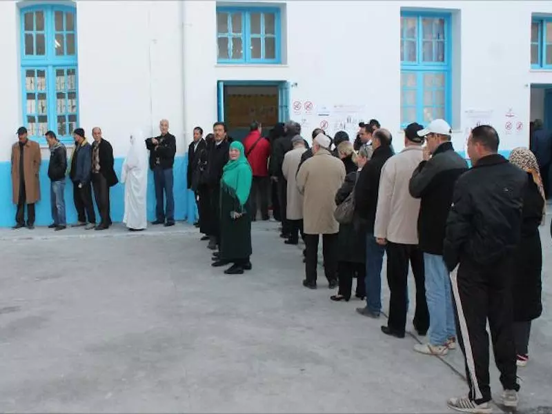 «نزاهة» الحوثي و «كَرَم» لاريجاني