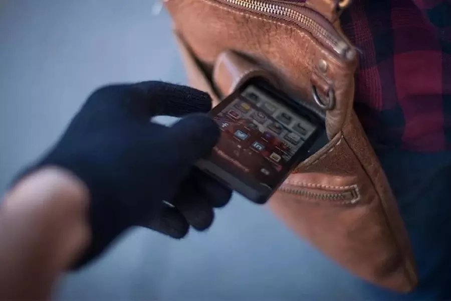 ظاهرة متزايدة .. سرقة عشرات الهواتف يومياً في العاصمة دمشق