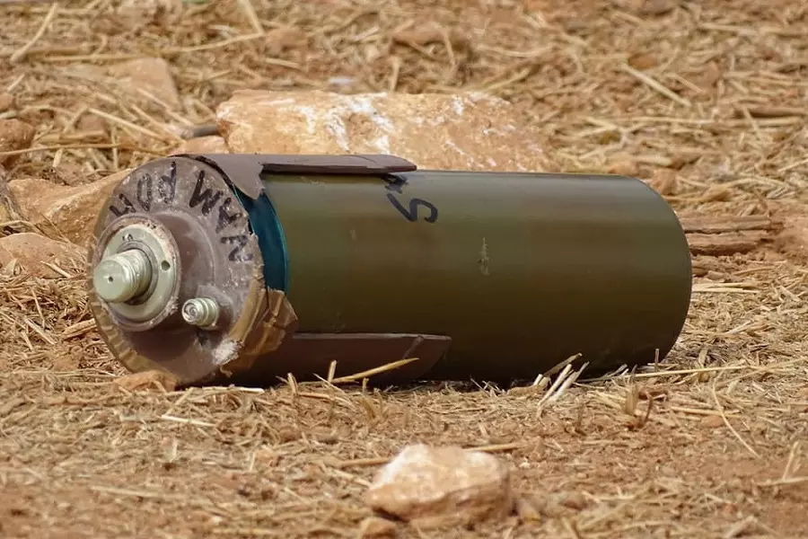 مسيرات روسية تستخدم ألغام مزودة بأسلاك لتشكل أفخاخاً بقصفها ريف إدلب