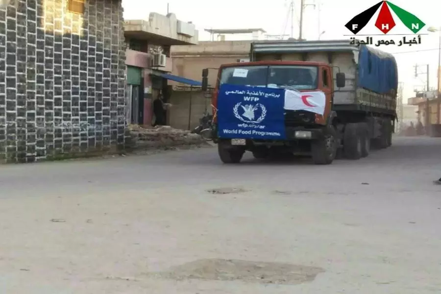 قافلة مساعدات إنسانية تدخل إلى مدينة تلبيسة