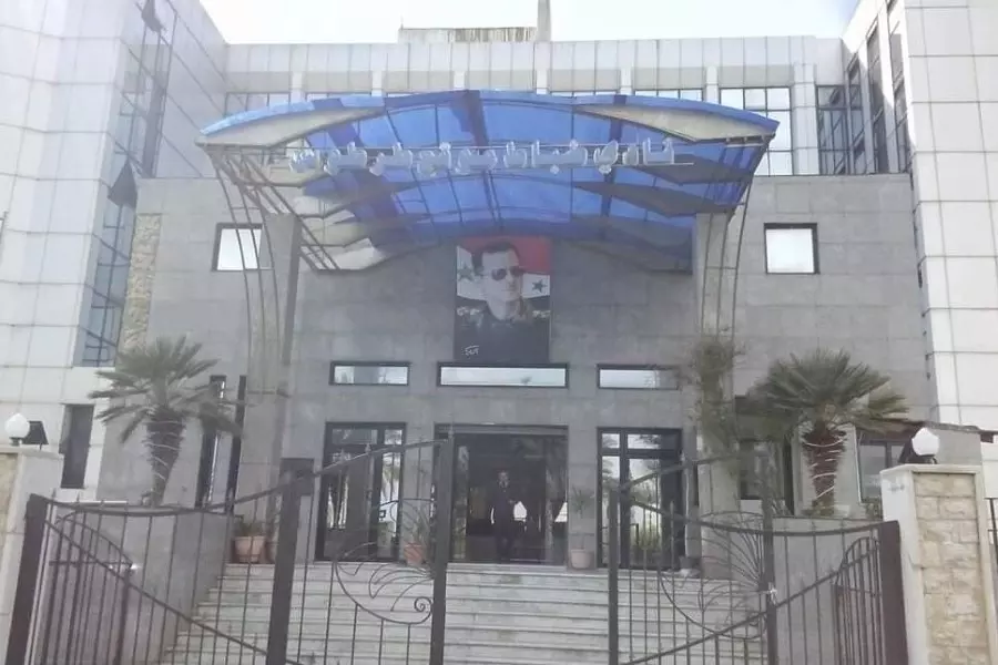 مساعي روسية للاستيلاء على نادي الضباط بطرطوس .. موالون: "يشرف على شاليهات الروس"