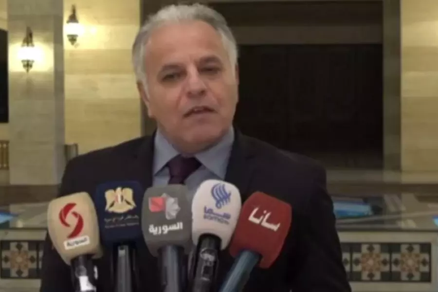 مراسيم وقرارات قاسية تسبب الرعب .. صناعي موالي يتحدث عن سياسات مصرف النظام الفاشلة