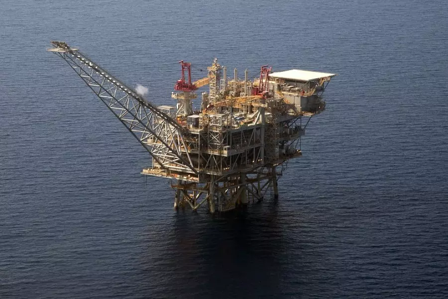 حكومة الأسد تواصل بيع سوريا وتوقع عقود طاقة مع شركات روسية