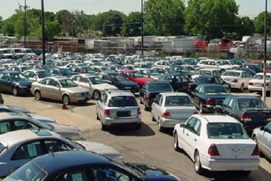 النظام يطلق مزاد علني لمئات السيارات المستعملة بدمشق ..!!