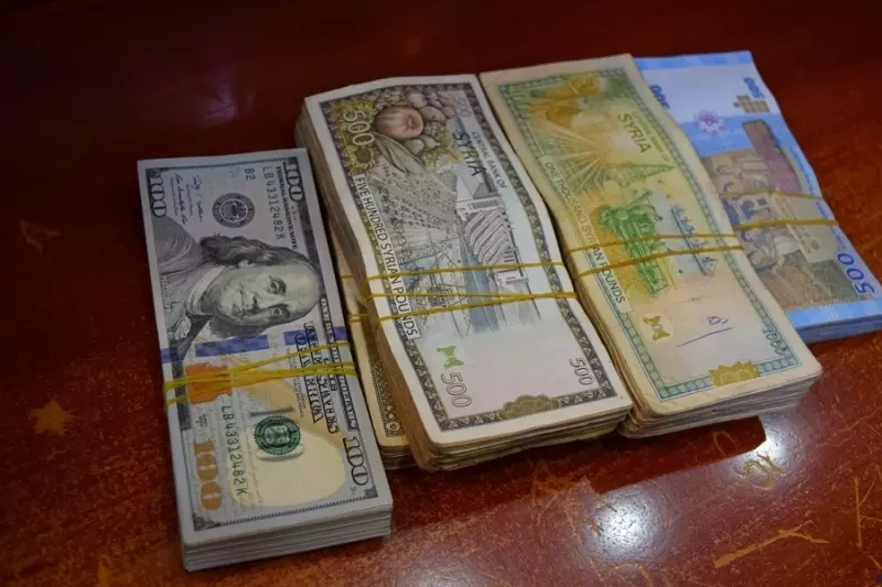 تحذير من طباعة العملة لسد عجز الموازنة وتوقع بتجاوز الدولار عتبة الـ 5000 ليرة في 2022