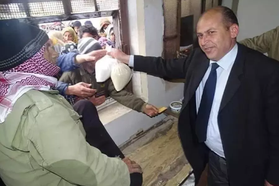 إعلام "الإنقاذ" يستخدم صورة "مسؤول بعثي قتيل" لانتقاد توزيع المساعدات في الشمال المحرر !!