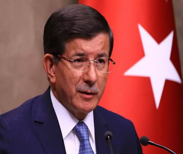 داود أوغلو...العمليات ستتواصل ما دام التهديد ضد تركيا قائماً