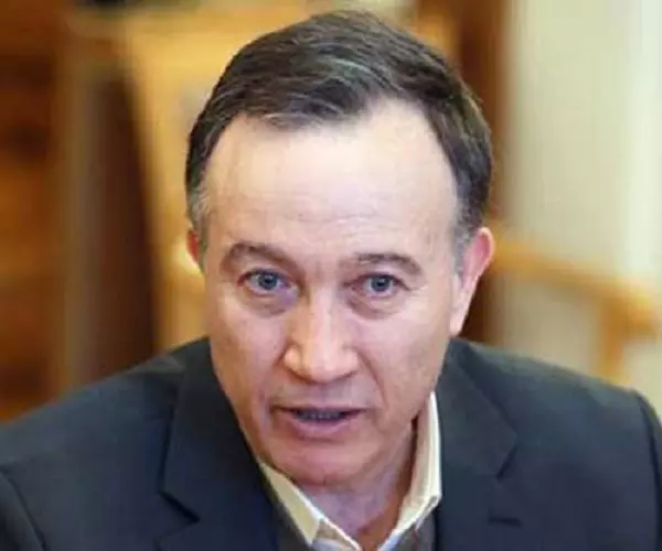 هيثم مناع ... يهاجم مؤتمر الرياض