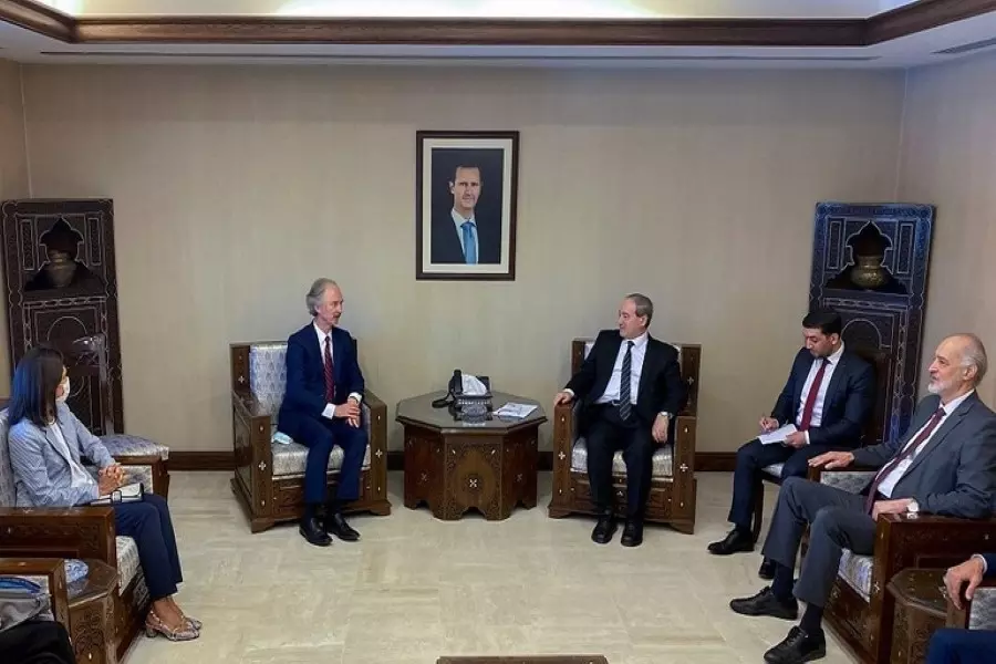 رغم استمرار النظام بقصف المدنيين .. بيدرسون يصف محادثاته مع "المقداد" بـ "الناجحة جداً"