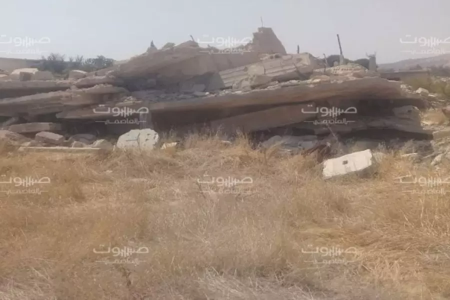 بحجة أن "المنطقة عسكرية" ... النظام يهدم عدد من مزارعي "حرستا" قرب دمشق