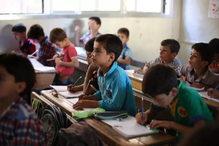 معلمو مدينة الباب بريف حلب يبدأون إضرابا احتجاجاً على تدني الأجور