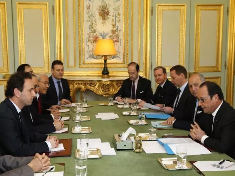 القضية والائتلاف في الهامش!