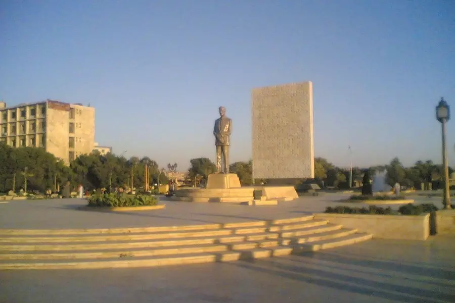 تخبط في إعلام النظام إثر تفجير في حلب.. وأنباء عن استهداف تمثال "حافظ الأسد"