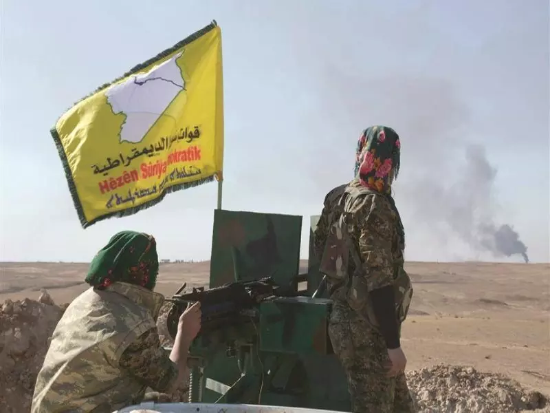 شهداء وجرحى وألاف النازحين جراء غارات التحالف الدولي على منطقة الشدادي بريف الحسكة