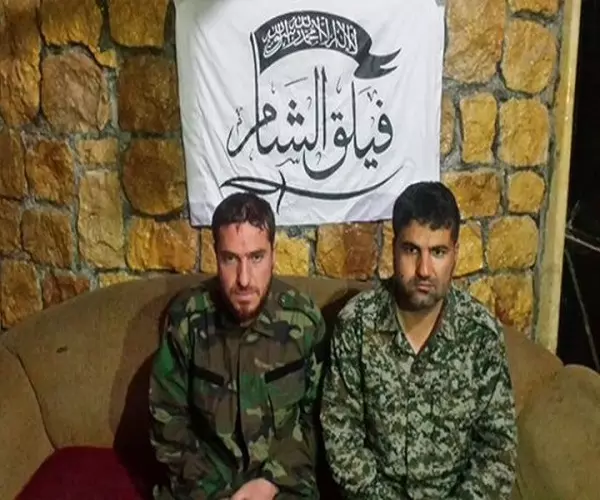 الثوار يأسرون عنصرين للحرس الثوري الإيراني خلال المعارك في ريف حلب الجنوبي