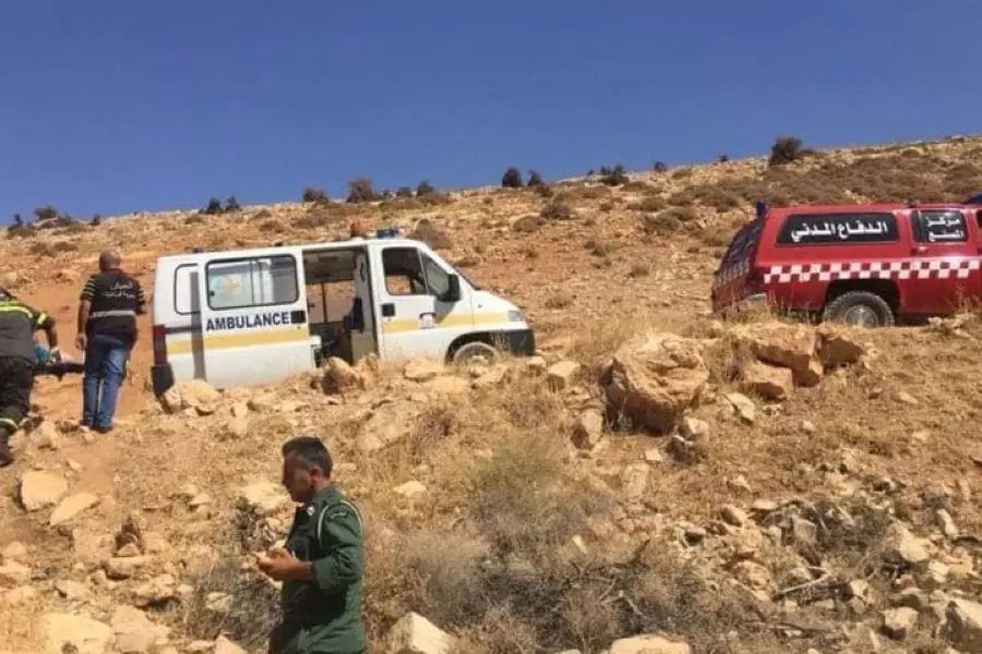 إصابة عسكريين لبنانيين بقنبلة رماها مهربون على دوريتهم على الحدود السورية