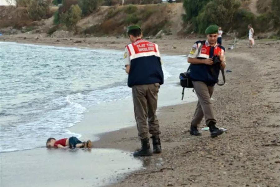 وسائل إعلام تركية تروج لإعلان فيلم “الطفل إيلان : بحر الموت"