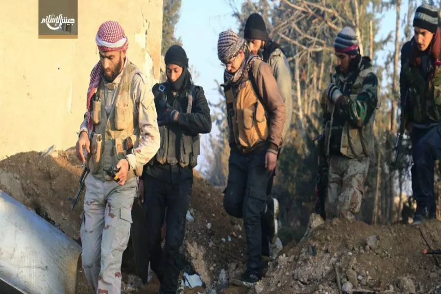 رغم ضعف الإمكانيات ... كتائب الثوار تعطب 3 دبابات لقوات الأسد في الغوطة