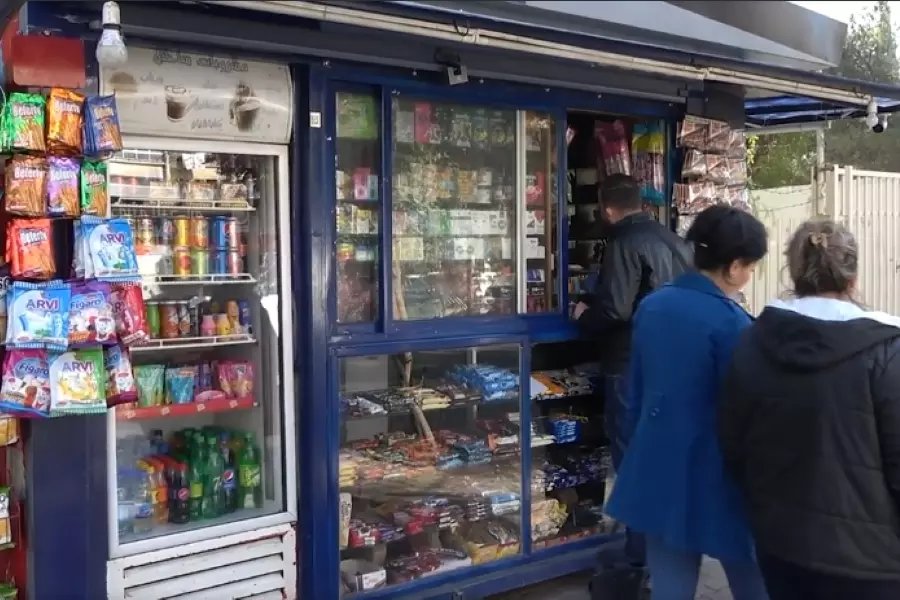 مهلة وإنذارات .. قرار بإخلاء "الأكشاك" يثير الجدل في مناطق سيطرة النظام