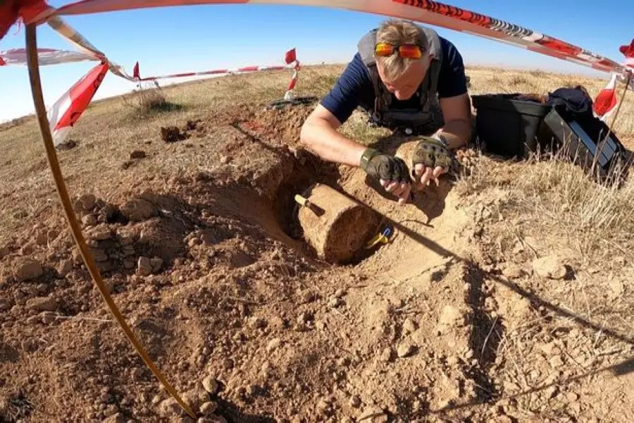 فريق بريطاني متخصص يبدأ إزالة ألغام "داعش" شمال شرق سوريا