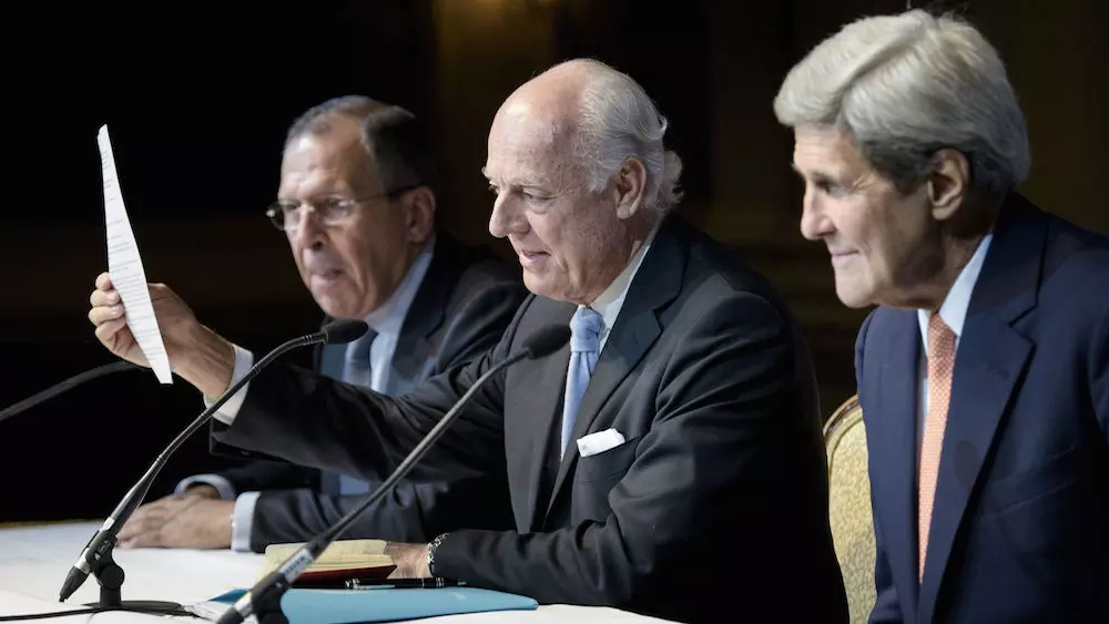 كيري يطالب بتغيير وفد المعارضة و يهدد بخسارة "الحلفاء" في حال عدم التفاوض