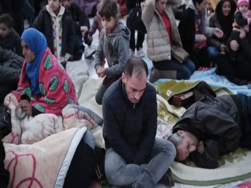 وصل مع طفلته إلى اليونان ليقع ضحية بين أنياب البرد و الصقيع !!!