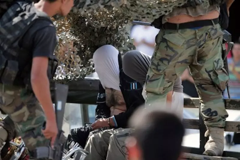 بتهمة "التجوال غير المشروع" ... جيش لبنان يعتقل أكثر من ٧٥ لاجئاً سورياً خلال ٢٤ ساعة