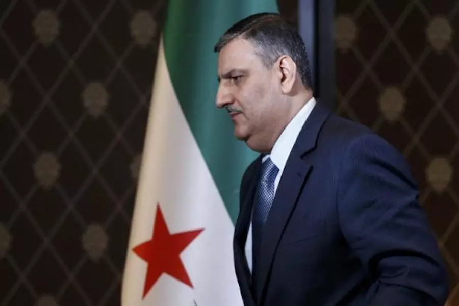 الحل يستند إلى بيان جنيف ١ .. حجاب و دي مستورا يبحثان العملية السياسية القادمة و أسسها