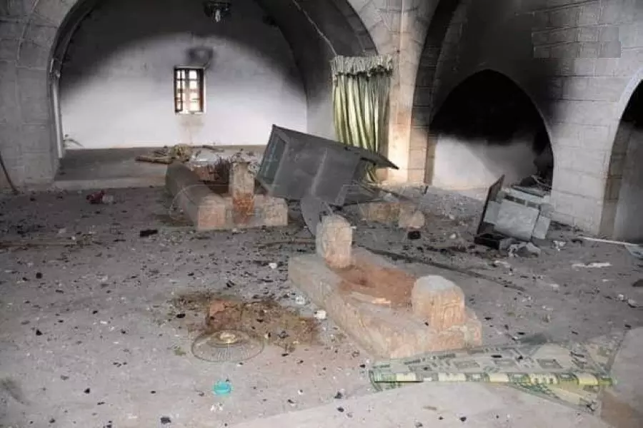 ميليشيات إيران تحرق ضريح الخليفة "عمر بن عبد العزيز" بقرية الدير الشرقي بإدلب