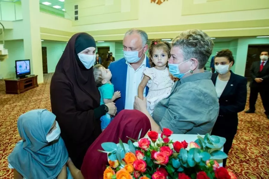 الأناضول: الاستخبارات التركية حررت مواطنة مولدوفية وأبنائها من مخيم "الهول" بسوريا