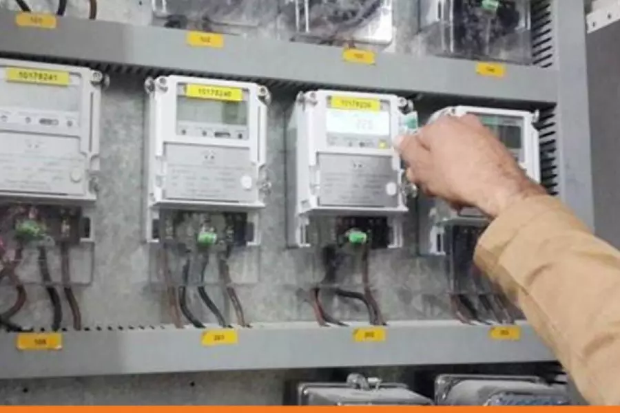 بملايين الدولارات ... جدل حول قيمة مشروع "العدادات الذكية" الخاص بوزارة كهرباء النظام