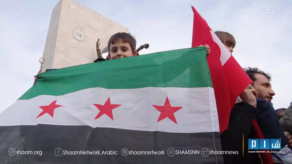 وقفة احتجاجية في اسطنبول للمطالبة بتنفيذ الشروط الانسانية قبل المفاوضات