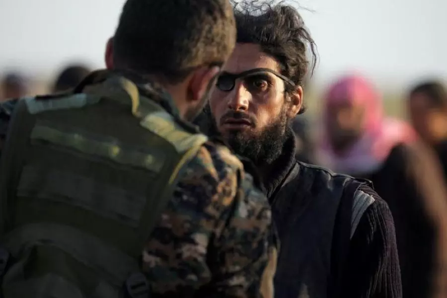 خبراء أتراك :: "ي ب ك" يستغل قضية سجناء "دا-عش" كـ "ورقة ضغط سياسية"