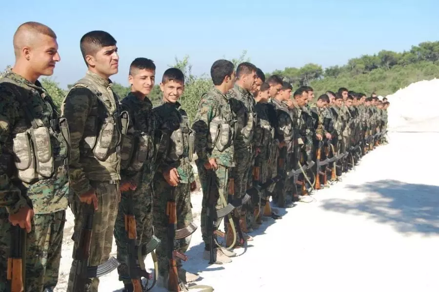 "ب ي د" تنقل 45 طفلاً من الطبقة إلى معسكر منبج لإخضاعهم لدورة خاصة