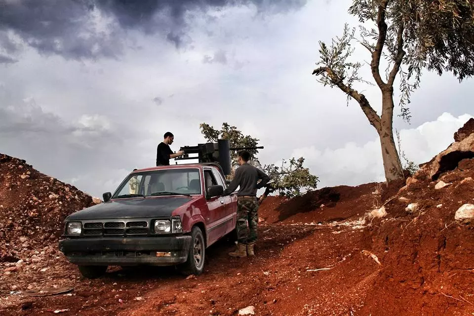 عدو من الجو و تواطئ في الأرض .. يفسح المجال أمام المليشيات الطائفية للتقدم في ريف حلب و "الطامورة" الجديد