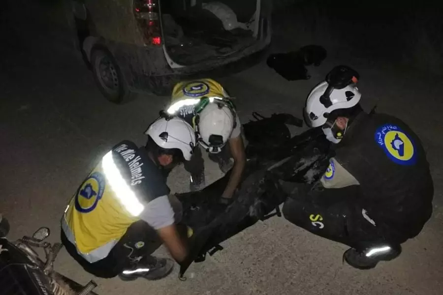 أربع شهداء بقصف مروحي للنظام على مورك واستهداف فرق الدفاع المدني بغارات مزدوجة