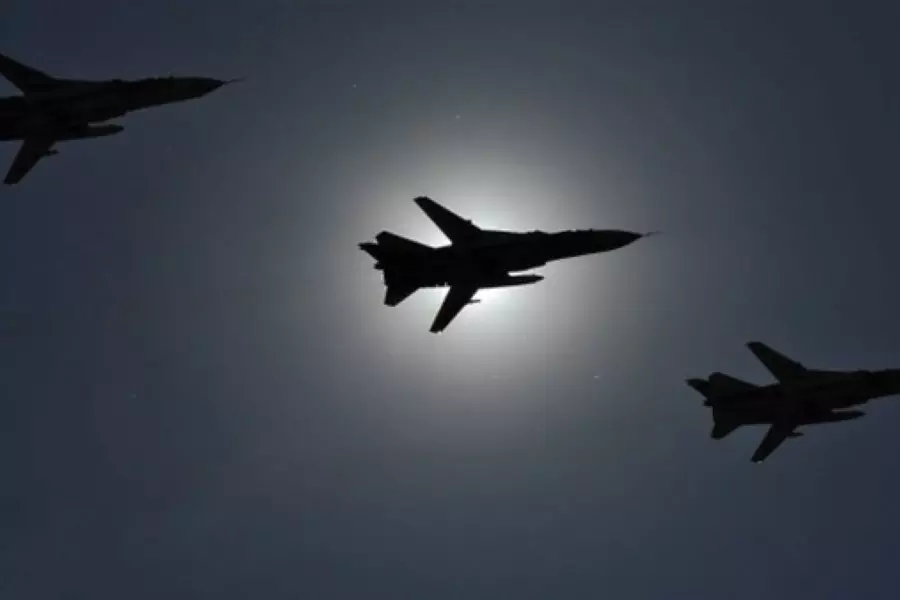 قصف جوي يستهدف الميليشيات الإيرانية بريف ديرالزور