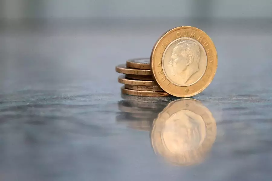 بعد قرار عدة مجالس محلية التعامل بها .. بدء توفّر العملة "المعدنية" التركية شمال حلب