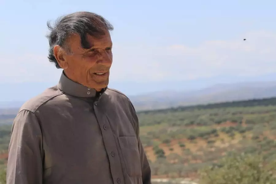 "كفرنبل" تودع أحد أبرز قاماتها الأدبية ... وفاة الروائي "عبد العزيز الموسى" بإدلب