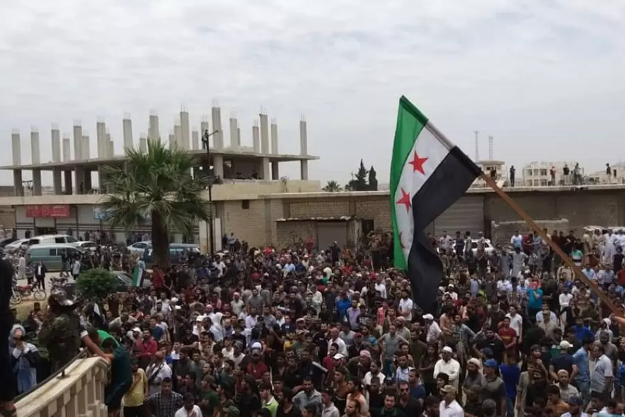 جثمان الشهيد "عبد الباسط الساروت" يصل مثواه الأخير في الدانا بريف إدلب